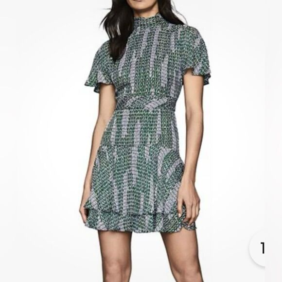 REISS Natalie Mini dress size 2 BRAND NEW green split sleeve
